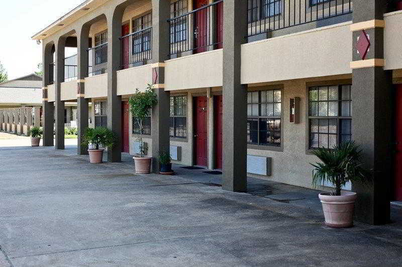 Best Western Delhi Inn Eksteriør billede