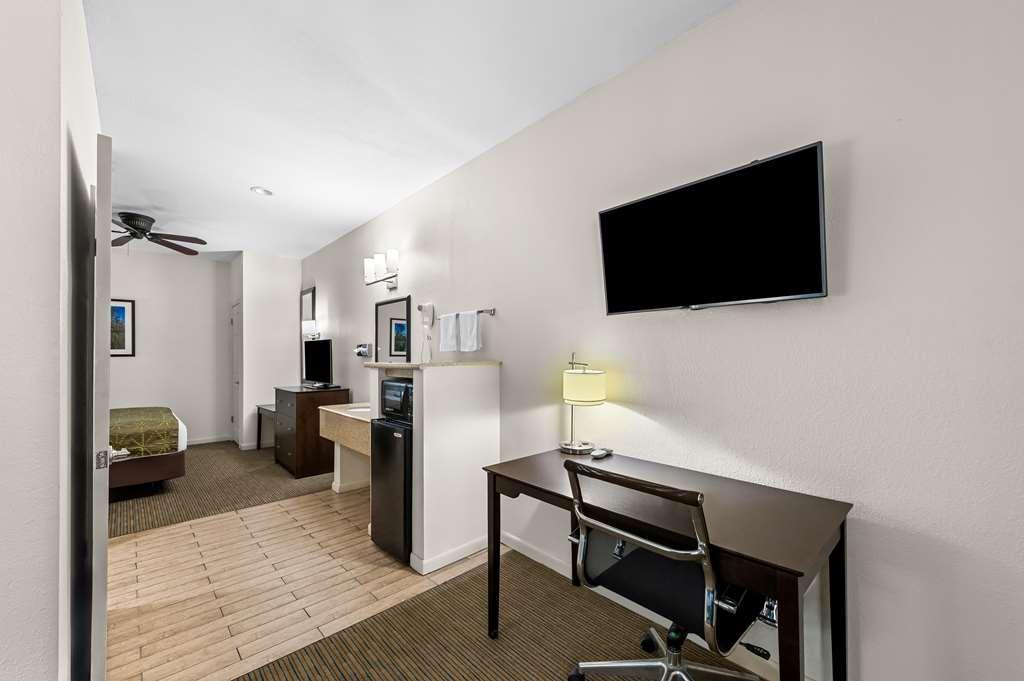 Best Western Delhi Inn Værelse billede